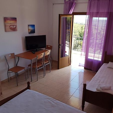 Vila Melpo Apartments Ilias Exteriör bild