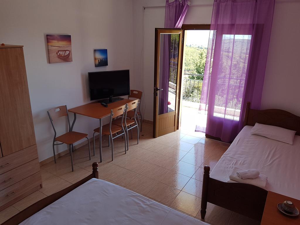 Vila Melpo Apartments Ilias Exteriör bild